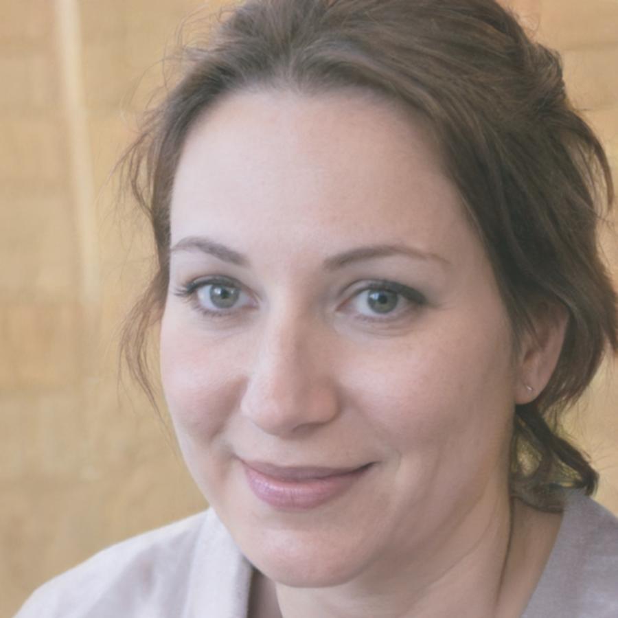 Financial analyst and economics instructor